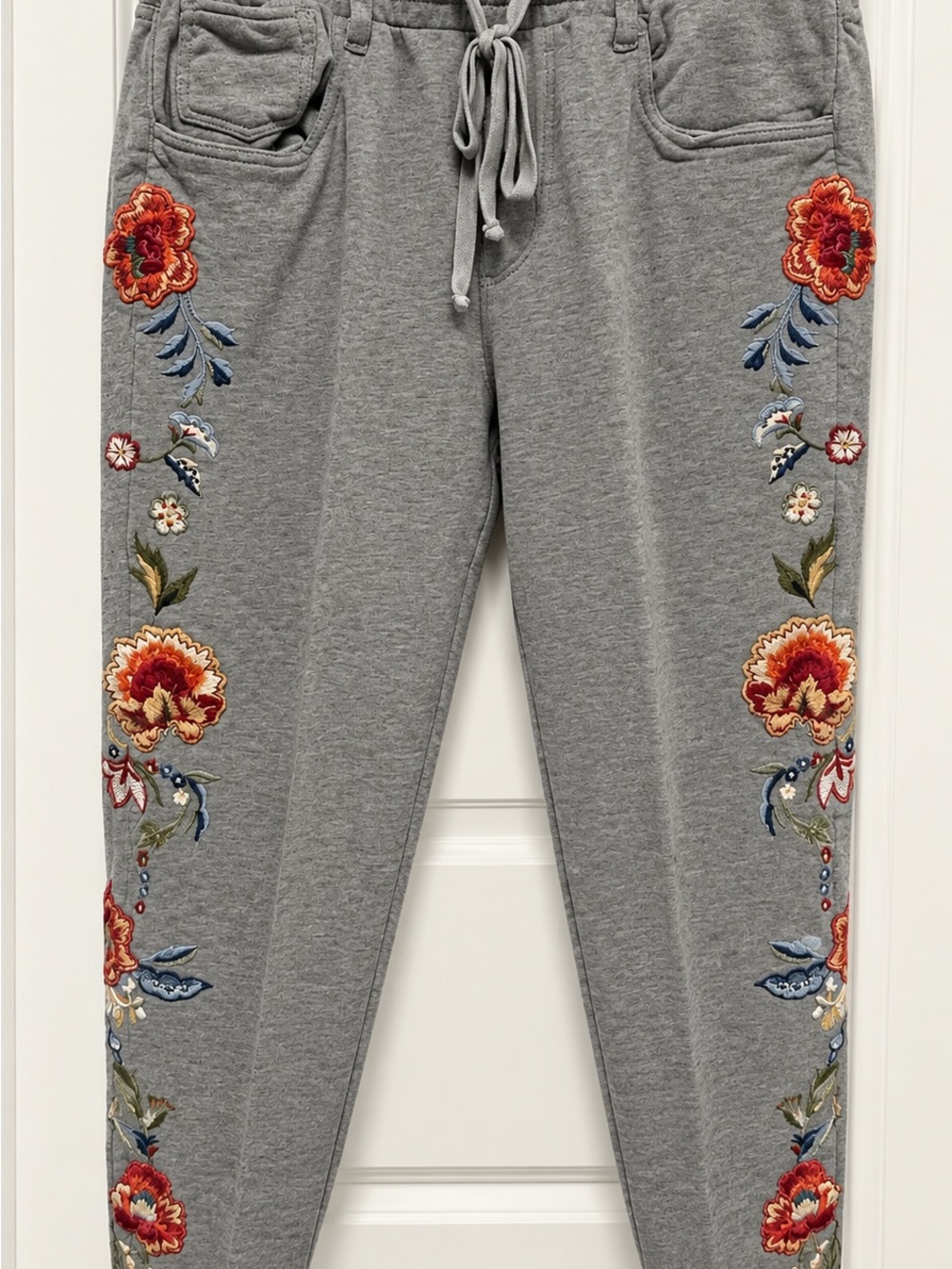 Anthropology DRIFTWOOD Embroidered Floral Gray Joggers. Size M